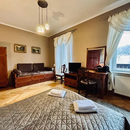 Roza Karkonoszy 게스트하우스 3*